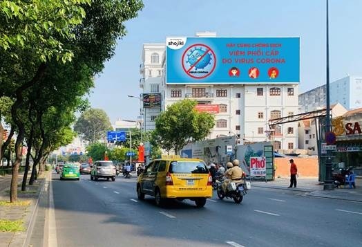 Bảng quảng cáo lớn tại số 20 đường Phan Đình Giót, quận Tân Bình, TP HCM.